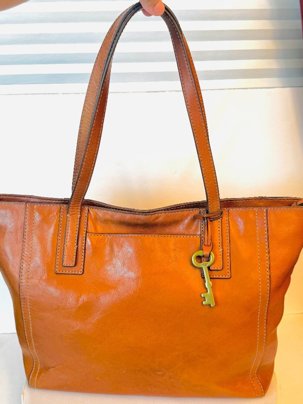 Fossil Emma Tote Cognac Leather Shoulder Bag Zip Top Double Handle Purse